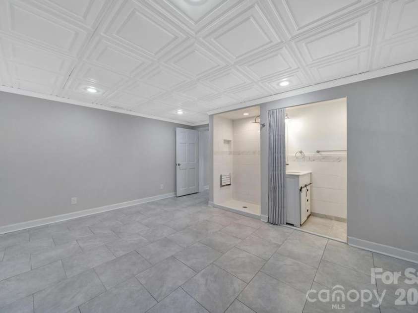 926 Meadow Lakes Road, Rock Hill, SC 29732.  MLS# CAR4269241, YatesRealty ID 18542. Flex Room
