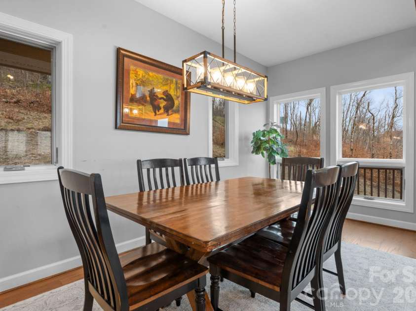 94 Silver Fox Ridge, Beech Mountain, NC 28604.  MLS# CAR4364580, YatesRealty ID 18543. 