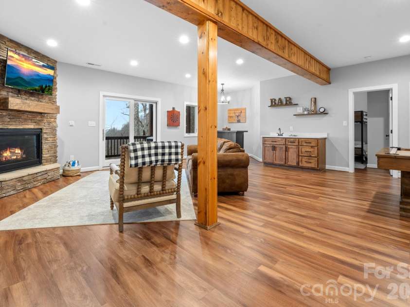 94 Silver Fox Ridge, Beech Mountain, NC 28604.  MLS# CAR4364580, YatesRealty ID 18543. 