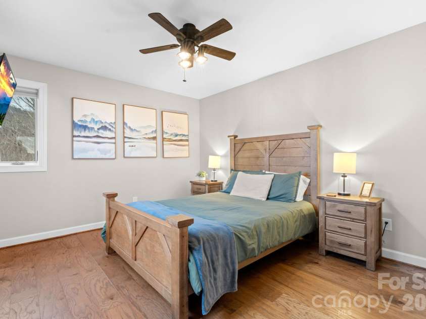 94 Silver Fox Ridge, Beech Mountain, NC 28604.  MLS# CAR4364580, YatesRealty ID 18543. Upstairs bedroom 1