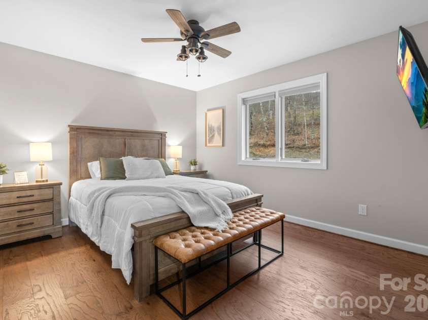 94 Silver Fox Ridge, Beech Mountain, NC 28604.  MLS# CAR4364580, YatesRealty ID 18543. Upstairs bedroom 2
