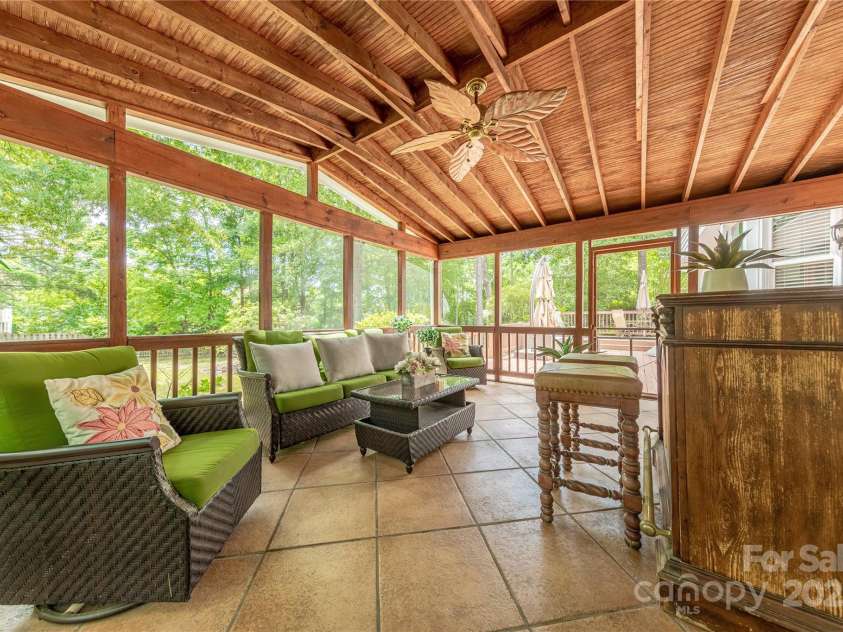 3318 Providence Hills Drive, Matthews, NC 28105.  MLS# CAR4264092, YatesRealty ID 18544. 