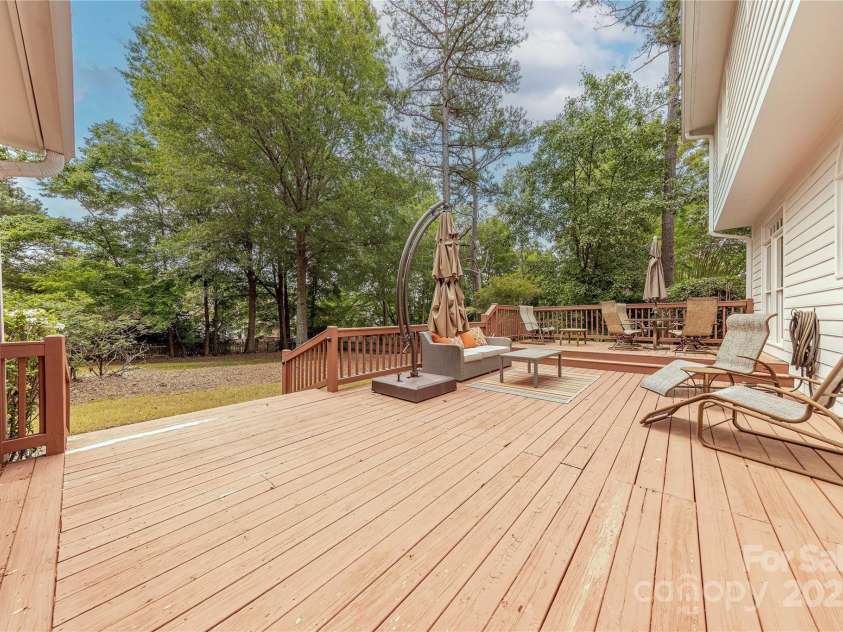 3318 Providence Hills Drive, Matthews, NC 28105.  MLS# CAR4264092, YatesRealty ID 18544. 