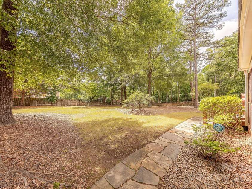 3318 Providence Hills Drive, Matthews, NC 28105.  MLS# CAR4264092, YatesRealty ID 18544. 