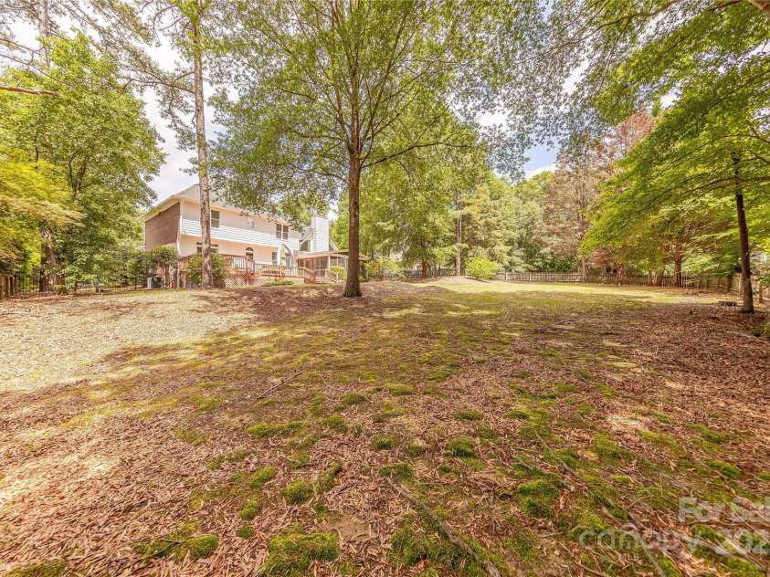 3318 Providence Hills Drive, Matthews, NC 28105.  MLS# CAR4264092, YatesRealty ID 18544. 