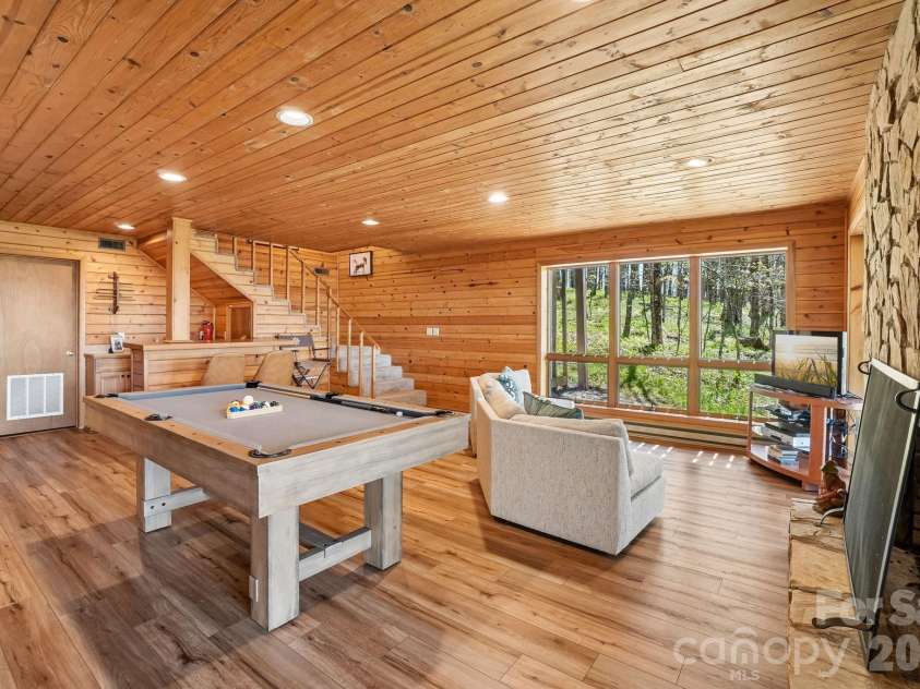 34 Wolfs Head Court, Mars Hill, NC 28754.  MLS# CAR4359563, YatesRealty ID 18544. Family Room Lower Level