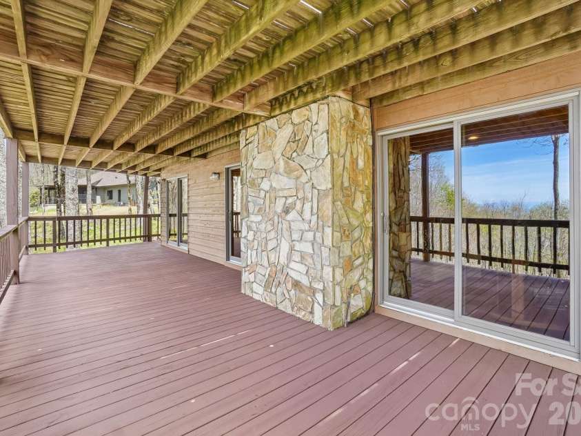 34 Wolfs Head Court, Mars Hill, NC 28754.  MLS# CAR4359563, YatesRealty ID 18544. Lower Deck