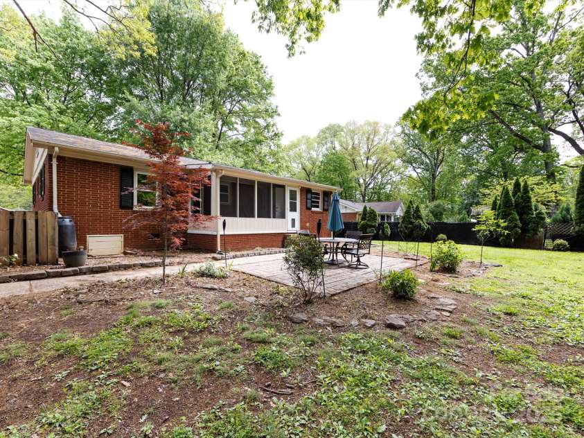 1408 Wicker Drive, Charlotte, NC 28210.  MLS# CAR4247279, YatesRealty ID 18545. 