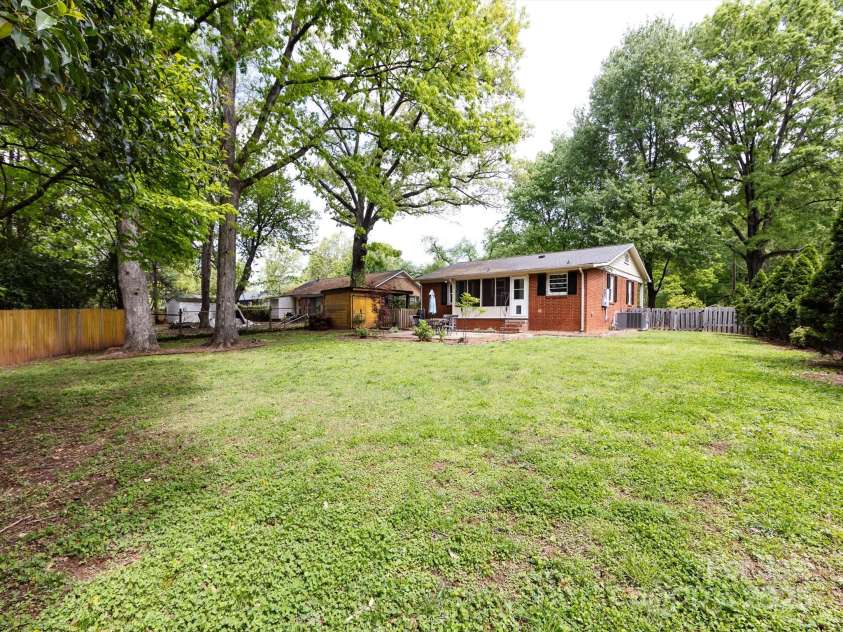 1408 Wicker Drive, Charlotte, NC 28210.  MLS# CAR4247279, YatesRealty ID 18545. 