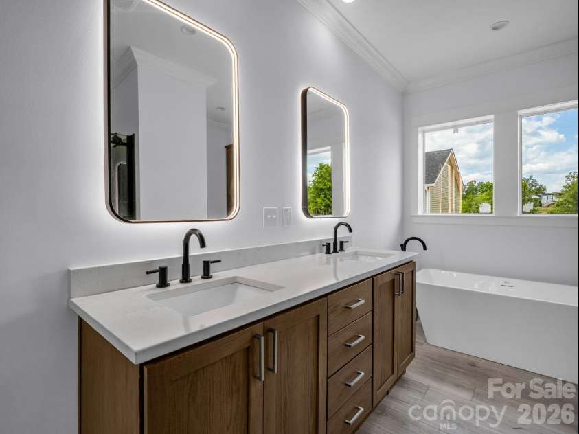 129 Prosperity Way, Forest City, NC 28043.  MLS# CAR4346380, YatesRealty ID 18546. En Suite Bath