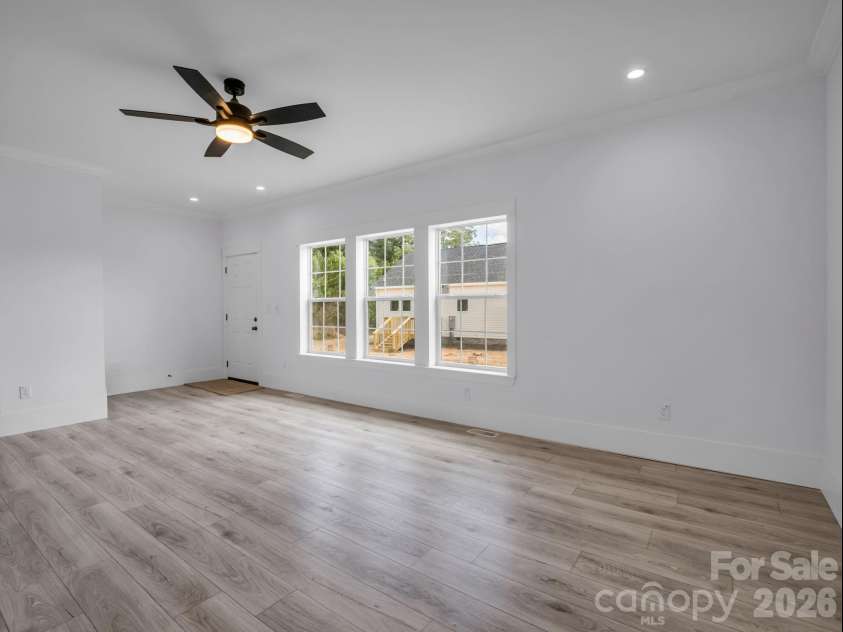 129 Prosperity Way, Forest City, NC 28043.  MLS# CAR4346380, YatesRealty ID 18546. Living Room/Front Door