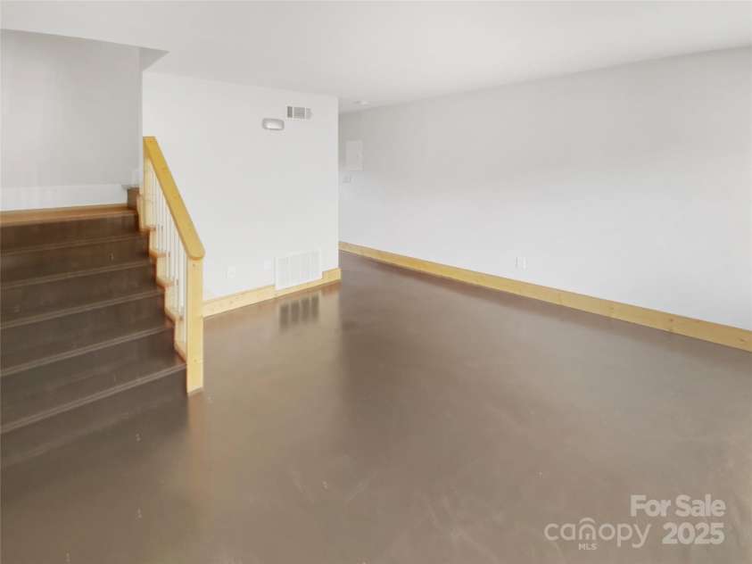 638 Chipley Avenue, Charlotte, NC 28205.  MLS# CAR4212656, YatesRealty ID 18546. 