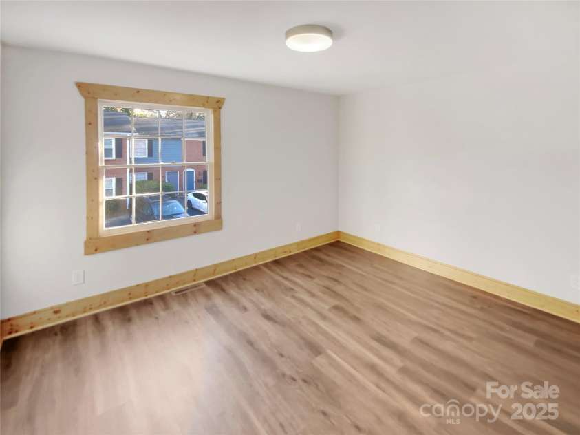 638 Chipley Avenue, Charlotte, NC 28205.  MLS# CAR4212656, YatesRealty ID 18546. 