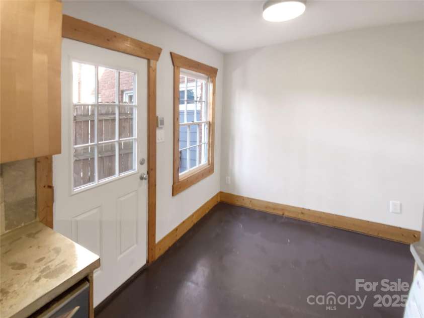 638 Chipley Avenue, Charlotte, NC 28205.  MLS# CAR4212656, YatesRealty ID 18546. 