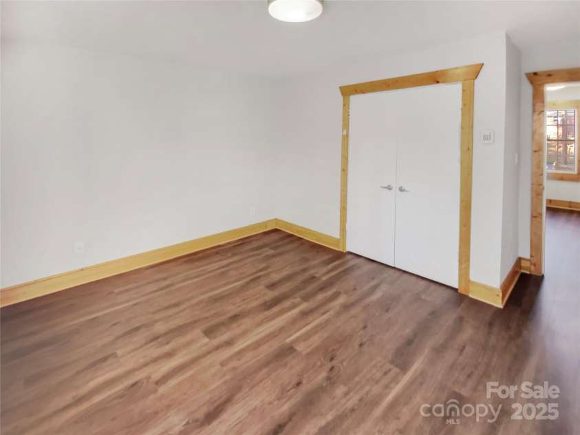 638 Chipley Avenue, Charlotte, NC 28205.  MLS# CAR4212656, YatesRealty ID 18546. 