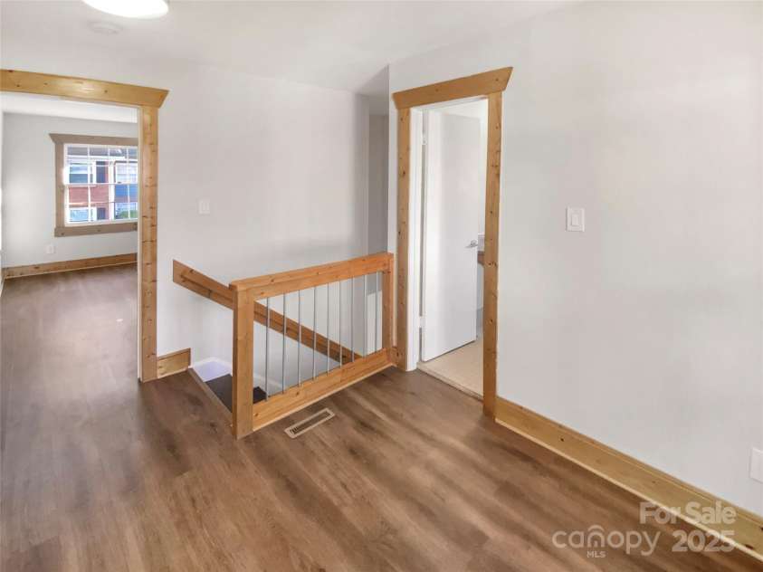 638 Chipley Avenue, Charlotte, NC 28205.  MLS# CAR4212656, YatesRealty ID 18546. 