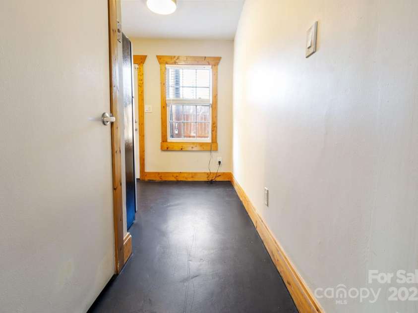 638 Chipley Avenue, Charlotte, NC 28205.  MLS# CAR4327228, YatesRealty ID 18546. 