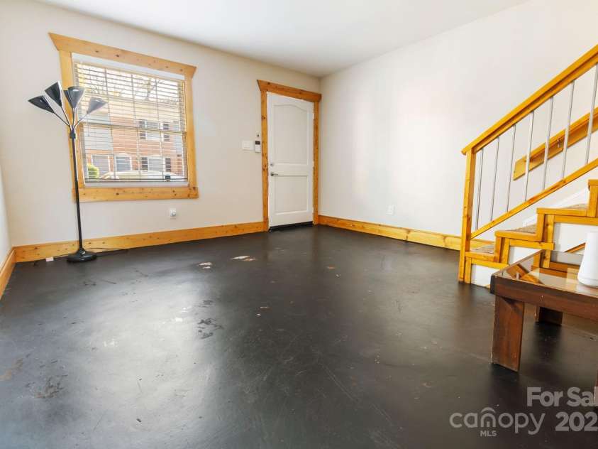 638 Chipley Avenue, Charlotte, NC 28205.  MLS# CAR4327228, YatesRealty ID 18546. 