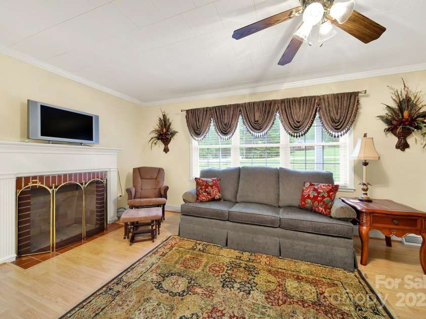 4462 Flat Creek Road, Heath Springs, SC 29058.  MLS# CAR4245884, YatesRealty ID 18547. 