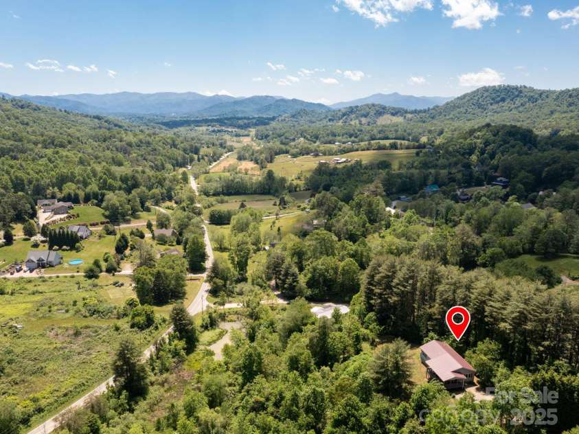 174 Diamond Point, Canton, NC 28716.  MLS# CAR4261296, YatesRealty ID 18548. Beautiful Mountain Views