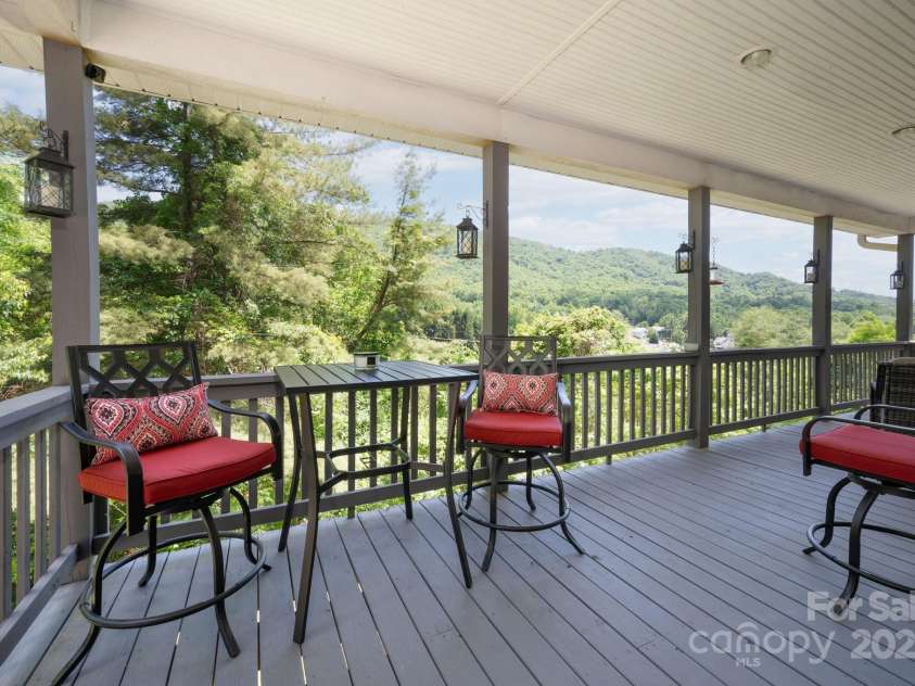 174 Diamond Point, Canton, NC 28716.  MLS# CAR4261296, YatesRealty ID 18548. Covered Front Porch