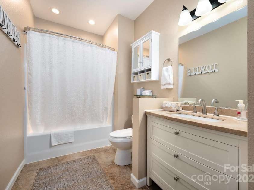 174 Diamond Point, Canton, NC 28716.  MLS# CAR4261296, YatesRealty ID 18548. Guest Bathroom