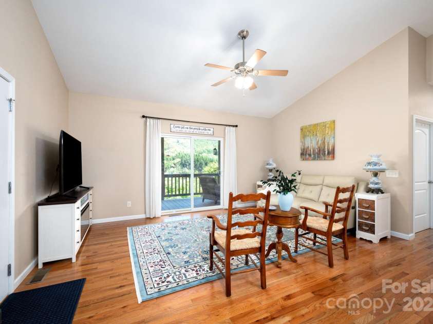 174 Diamond Point, Canton, NC 28716.  MLS# CAR4261296, YatesRealty ID 18548. Light Filled Living Room