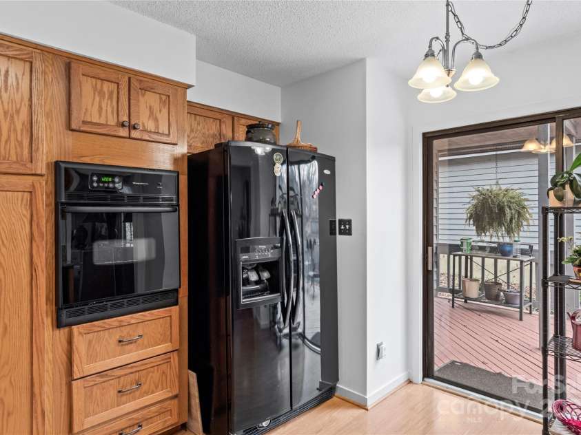 224 Forest Brook Drive, Winston Salem, NC 27106.  MLS# CAR4328411, YatesRealty ID 18548. 