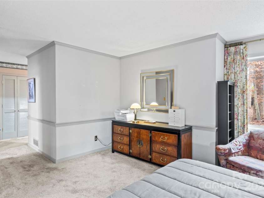 224 Forest Brook Drive, Winston Salem, NC 27106.  MLS# CAR4328411, YatesRealty ID 18548. 