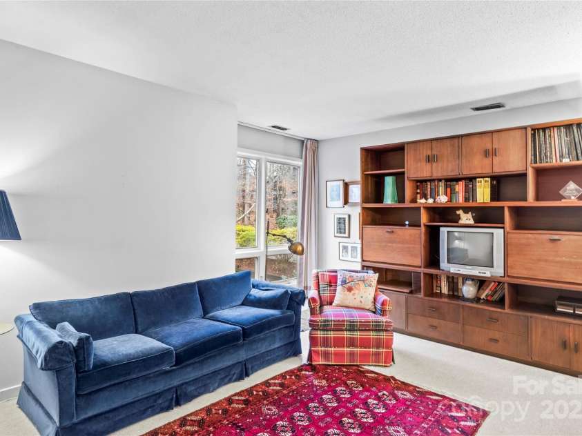 224 Forest Brook Drive, Winston Salem, NC 27106.  MLS# CAR4328411, YatesRealty ID 18548. 