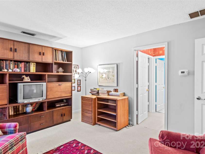 224 Forest Brook Drive, Winston Salem, NC 27106.  MLS# CAR4328411, YatesRealty ID 18548. 