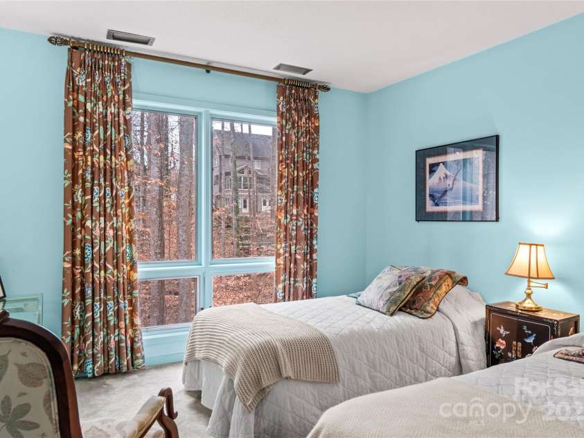 224 Forest Brook Drive, Winston Salem, NC 27106.  MLS# CAR4328411, YatesRealty ID 18548. 