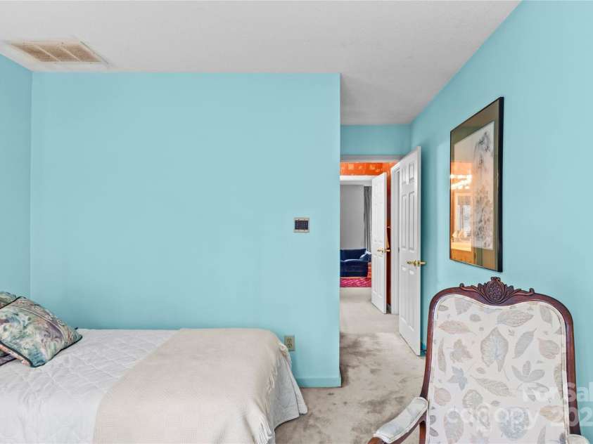 224 Forest Brook Drive, Winston Salem, NC 27106.  MLS# CAR4328411, YatesRealty ID 18548. 