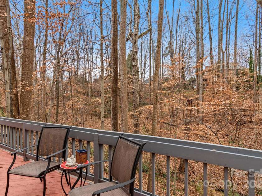 224 Forest Brook Drive, Winston Salem, NC 27106.  MLS# CAR4328411, YatesRealty ID 18548. 