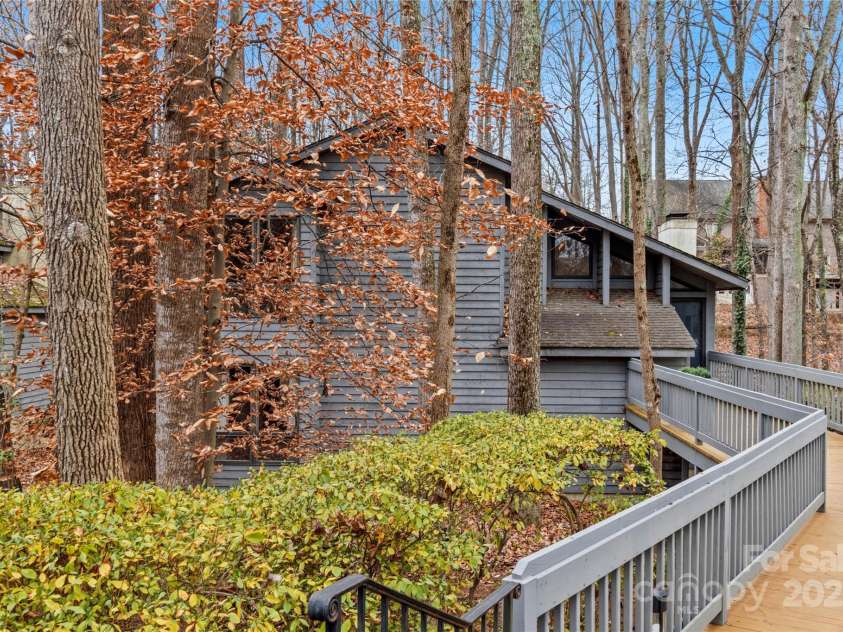 224 Forest Brook Drive, Winston Salem, NC 27106.  MLS# CAR4328411, YatesRealty ID 18548. 