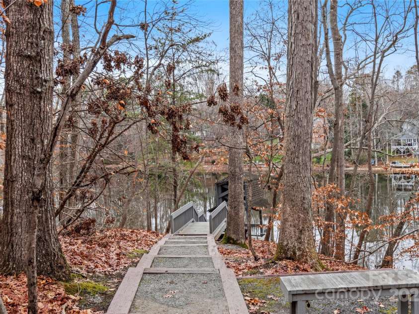 224 Forest Brook Drive, Winston Salem, NC 27106.  MLS# CAR4328411, YatesRealty ID 18548. 