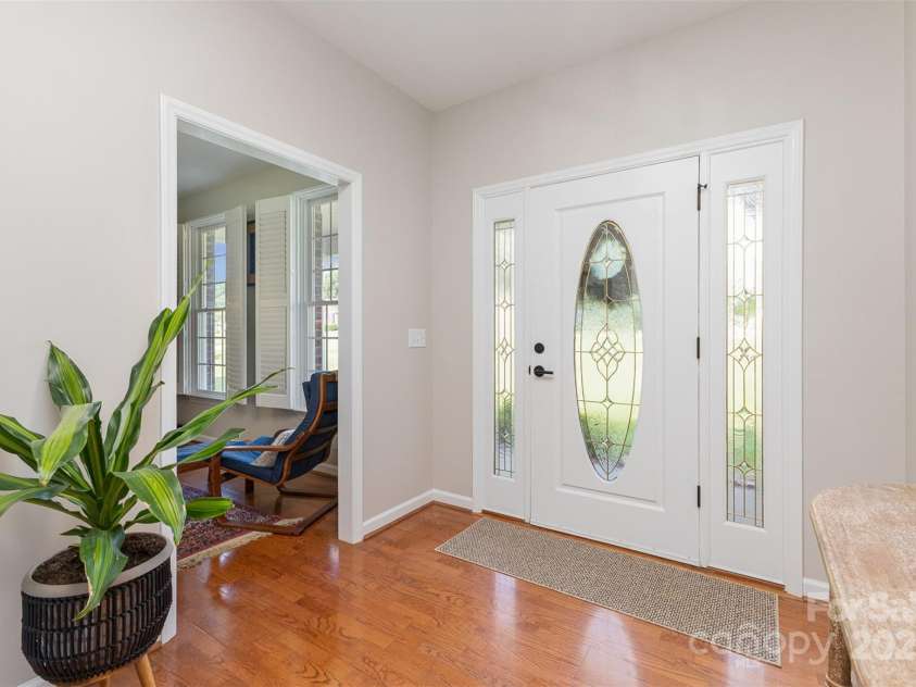 214 Silver Creek Lane, Shelby, NC 28152.  MLS# CAR4266166, YatesRealty ID 18549. Entrance foyer welcomes you!