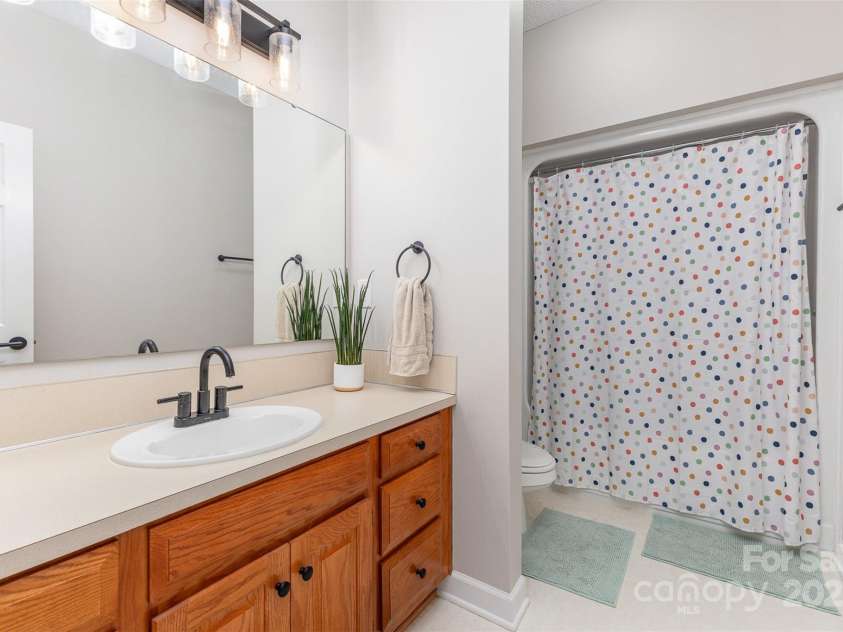 214 Silver Creek Lane, Shelby, NC 28152.  MLS# CAR4266166, YatesRealty ID 18549. Hall bathroom