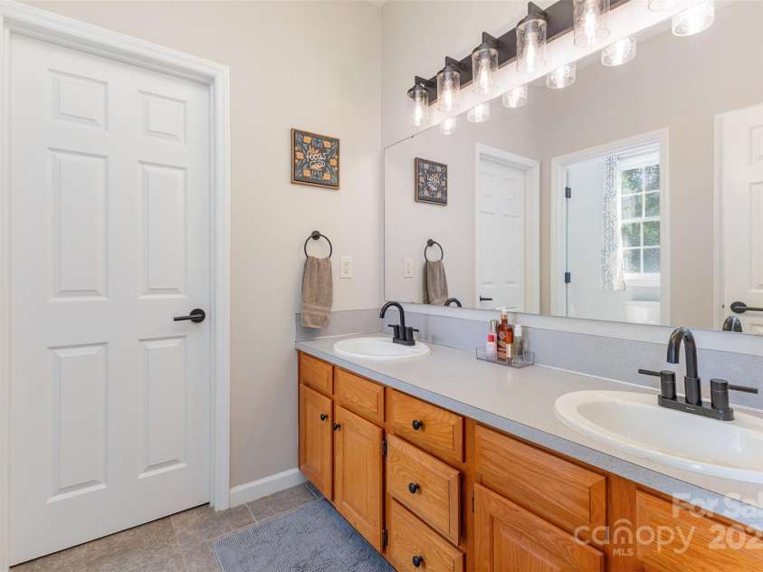 214 Silver Creek Lane, Shelby, NC 28152.  MLS# CAR4266166, YatesRealty ID 18549. New plumbing fixtures, lighting, and hardware!
