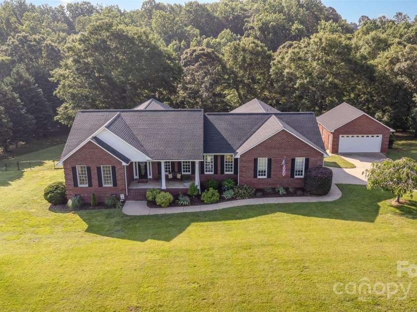214 Silver Creek Lane, Shelby, NC 28152.  MLS# CAR4266166, YatesRealty ID 18549. Peaceful, private surroundings in Homestead Acres