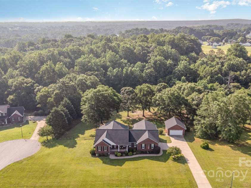214 Silver Creek Lane, Shelby, NC 28152.  MLS# CAR4266166, YatesRealty ID 18549. What a fabulous property!