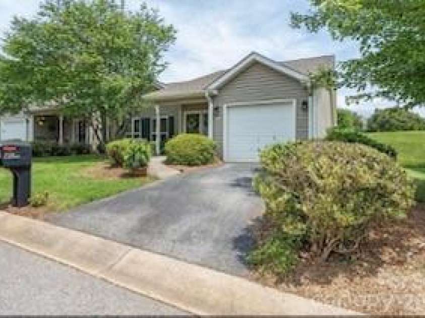 40 Olde Covington Way, Arden, NC 28704.  MLS# CAR4342766, YatesRealty ID 18549. 