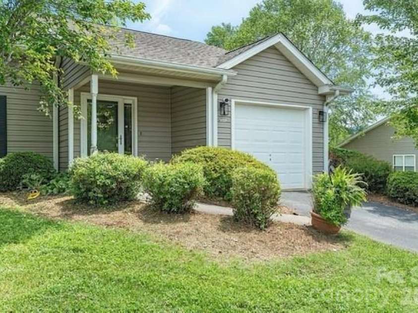 40 Olde Covington Way, Arden, NC 28704.  MLS# CAR4342766, YatesRealty ID 18549. 