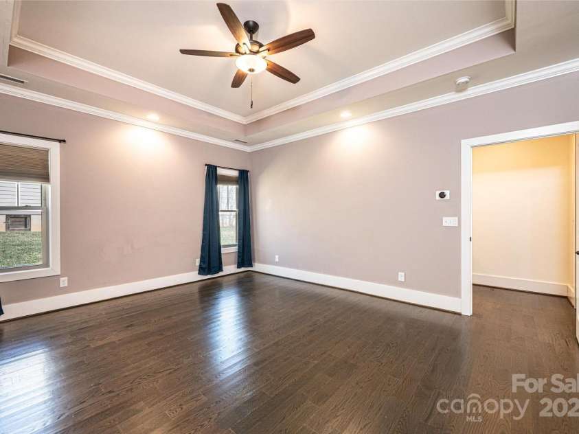 3911 13th Street, Hickory, NC 28601.  MLS# CAR4329122, YatesRealty ID 1855. 