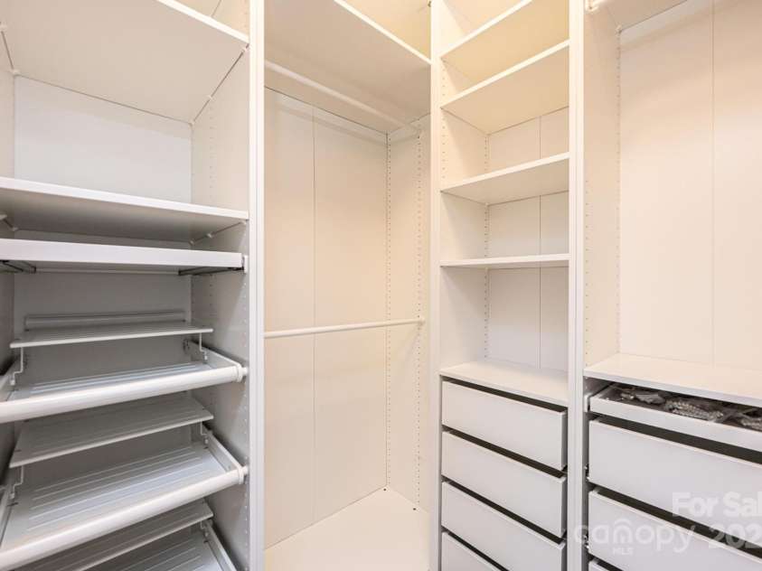 3911 13th Street, Hickory, NC 28601.  MLS# CAR4329122, YatesRealty ID 1855. 