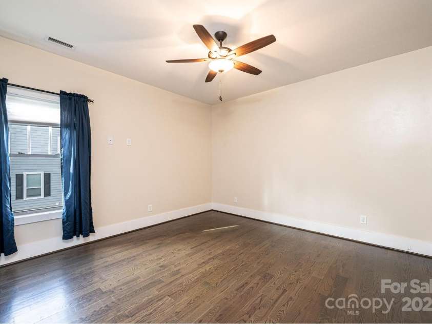 3911 13th Street, Hickory, NC 28601.  MLS# CAR4329122, YatesRealty ID 1855. 