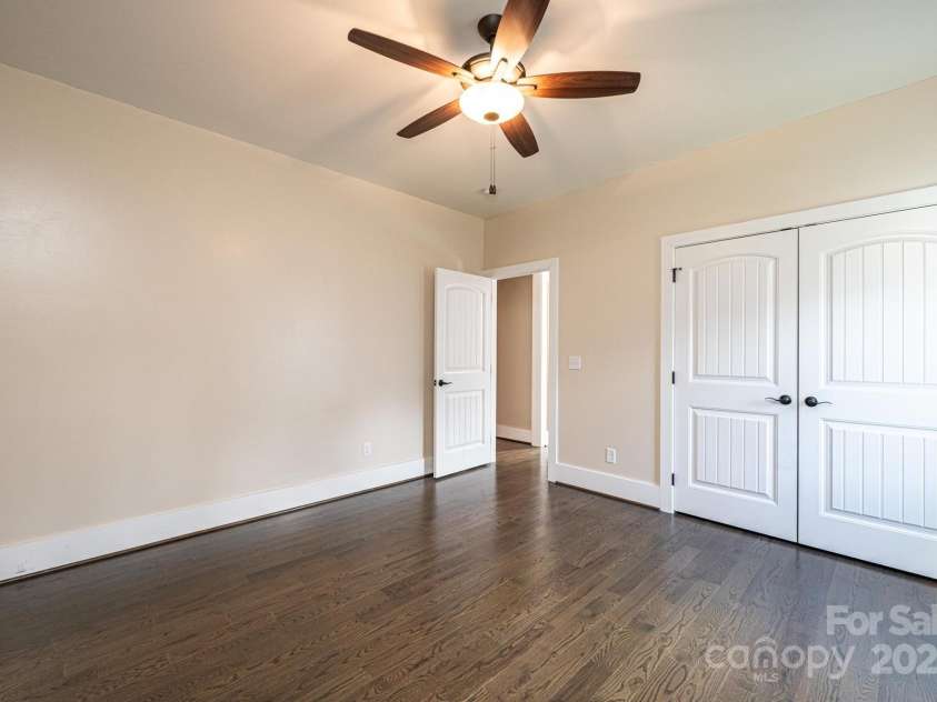 3911 13th Street, Hickory, NC 28601.  MLS# CAR4329122, YatesRealty ID 1855. 