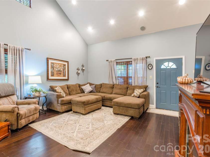 880 Columbia Road, Chester, SC 29706.  MLS# CAR4404382, YatesRealty ID 1855. 