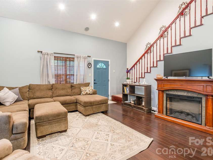 880 Columbia Road, Chester, SC 29706.  MLS# CAR4404382, YatesRealty ID 1855. 
