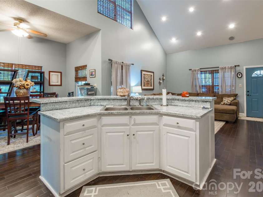 880 Columbia Road, Chester, SC 29706.  MLS# CAR4404382, YatesRealty ID 1855. 